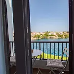 Διαμέρισμα Oceanfront Paradise - *